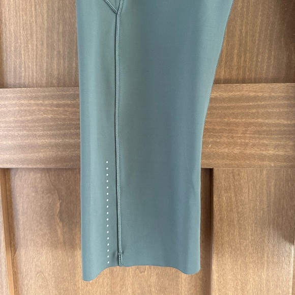 Lululemon Fast & Free Crop II Nulux 19" Grey Sage size 8 W6AS5S - Picture 3 of 16